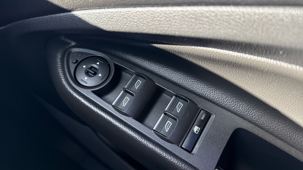 Ford Kuga 1.5 TDCi Titanium Edition 5dr 2WD Diesel Estate - Image 17