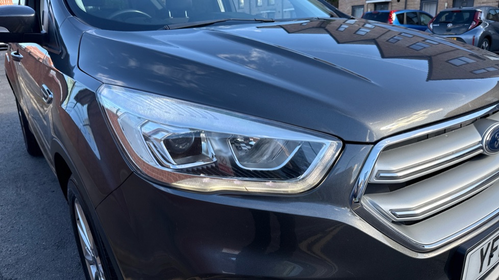 Ford Kuga 1.5 TDCi Titanium Edition 5dr 2WD Diesel Estate - Image 32