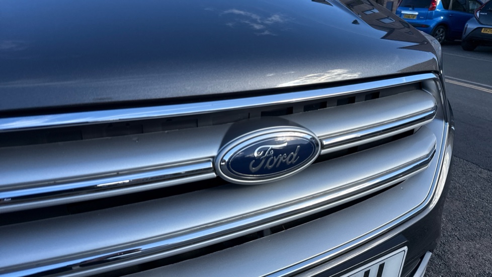 Ford Kuga 1.5 TDCi Titanium Edition 5dr 2WD Diesel Estate - Image 33