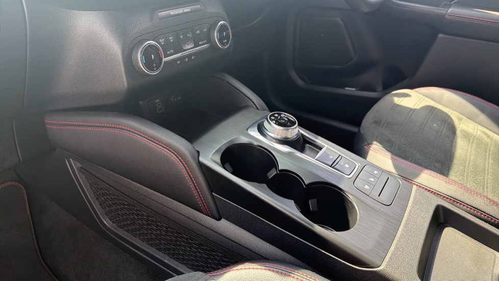 Ford Kuga 2.5 FHEV ST-Line Edition 5dr CVT Hybrid Estate - Image 13