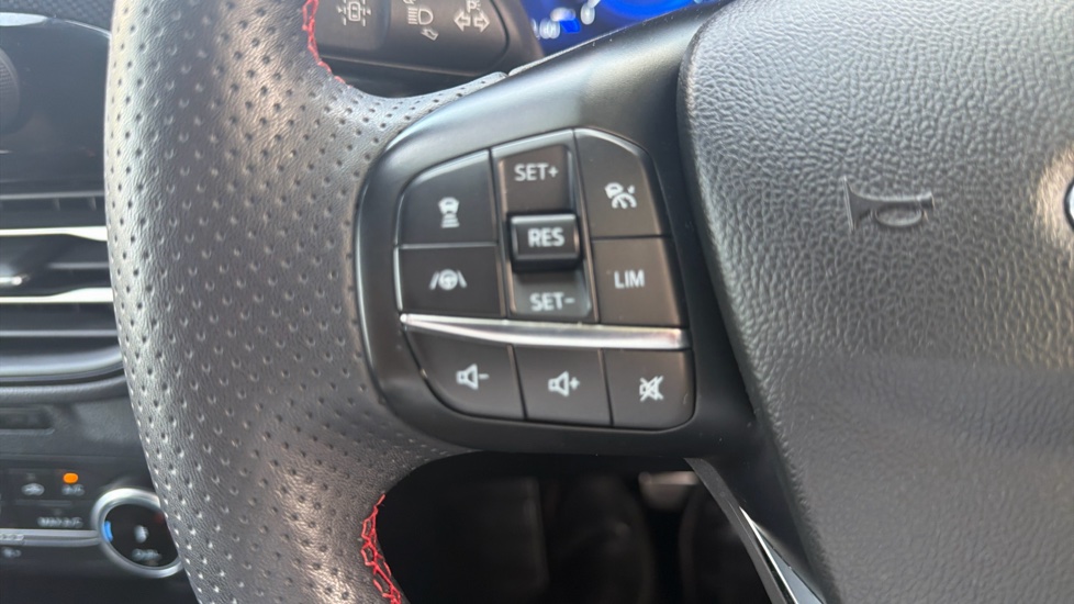 Ford Kuga 2.5 FHEV ST-Line Edition 5dr CVT Hybrid Estate - Image 34