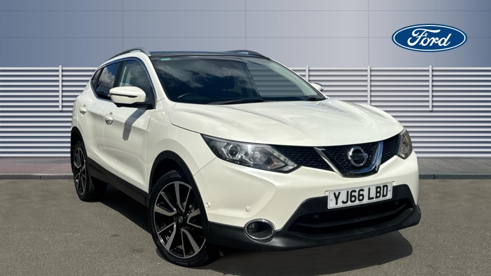 Nissan Qashqai 1.6 dCi Tekna [Non-Panoramic] 5dr Diesel Hatchback - Image 1
