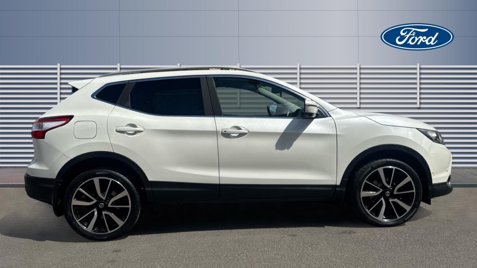 Nissan Qashqai 1.6 dCi Tekna [Non-Panoramic] 5dr Diesel Hatchback - Image 5
