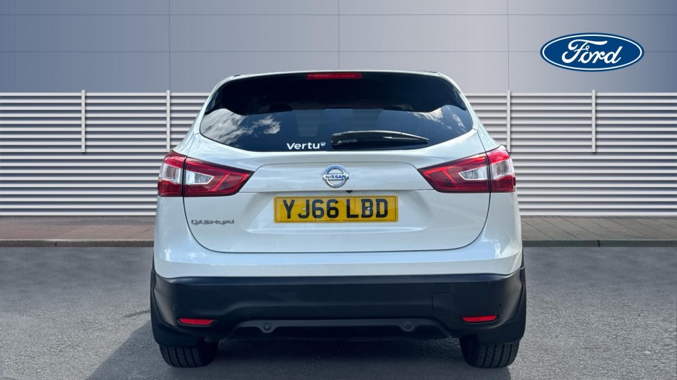 Nissan Qashqai 1.6 dCi Tekna [Non-Panoramic] 5dr Diesel Hatchback - Image 6