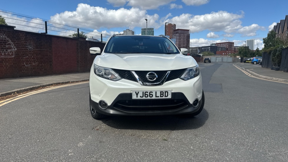 Nissan Qashqai 1.6 dCi Tekna [Non-Panoramic] 5dr Diesel Hatchback - Image 38