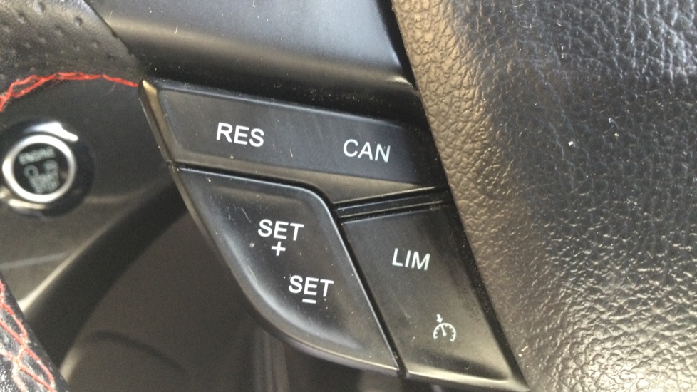 Ford Kuga 2.0 TDCi ST-Line 5dr 2WD Diesel Estate - Image 33