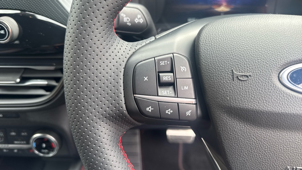 Ford Kuga 2.5 FHEV ST-Line Edition 5dr CVT Hybrid Estate - Image 21