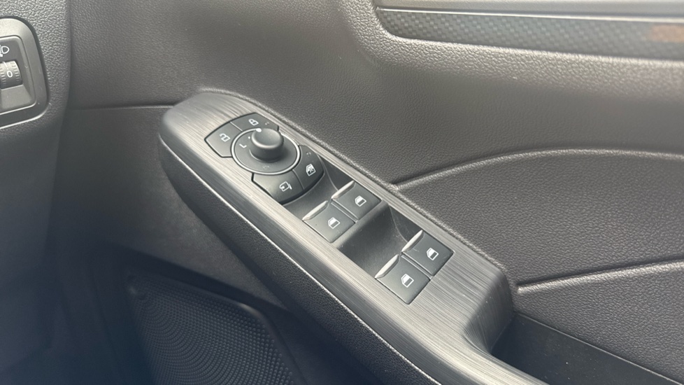 Ford Kuga 2.5 FHEV ST-Line Edition 5dr CVT Hybrid Estate - Image 24