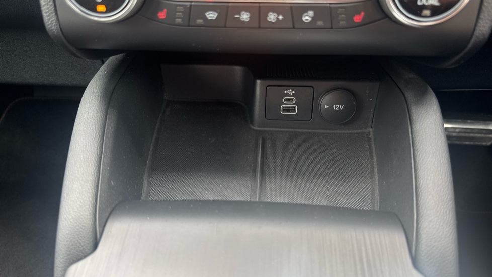 Ford Kuga 2.5 FHEV ST-Line Edition 5dr CVT Hybrid Estate - Image 27