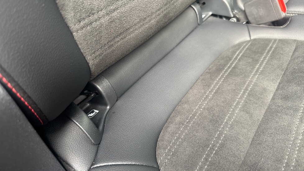 Ford Kuga 2.5 FHEV ST-Line Edition 5dr CVT Hybrid Estate - Image 30