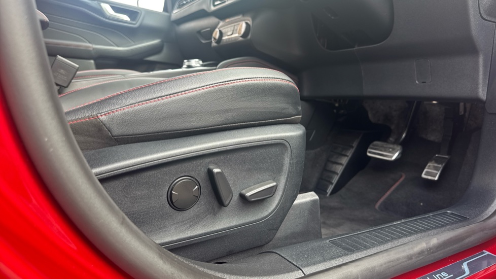 Ford Kuga 2.5 FHEV ST-Line Edition 5dr CVT Hybrid Estate - Image 40
