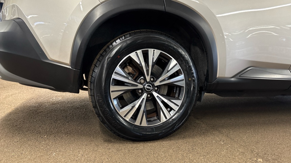 Nissan X-Trail 1.5 E-Power E-4orce 213 Acenta Prem 5dr 7 St Auto Hybrid Station Wagon - Image 7