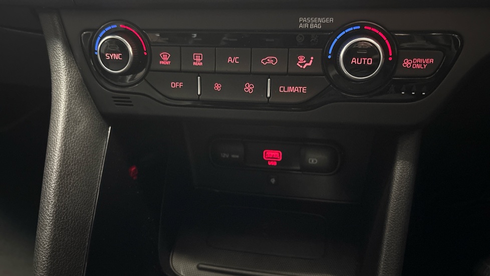 Kia Niro 1.6 GDi Hybrid 4 5dr DCT Hybrid Estate - Image 42