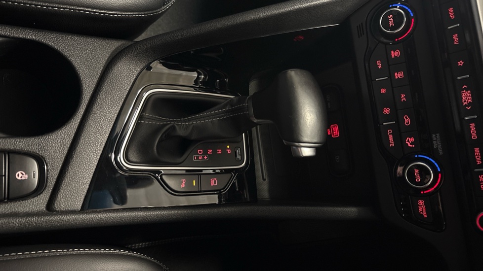Kia Niro 1.6 GDi Hybrid 4 5dr DCT Hybrid Estate - Image 45