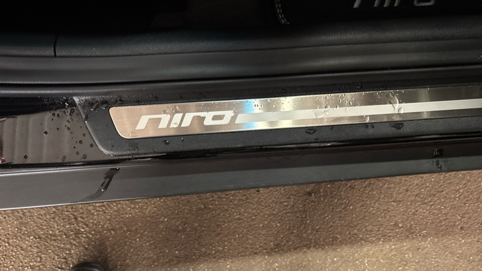 Kia Niro 1.6 GDi Hybrid 4 5dr DCT Hybrid Estate - Image 48