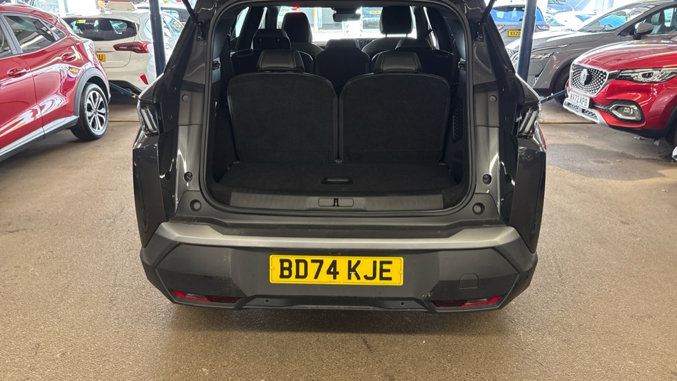 Peugeot 5008 1.2 Hybrid 136 Allure 5dr e-DSC6 Petrol Estate - Image 4