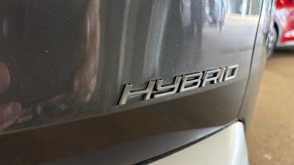 Peugeot 5008 1.2 Hybrid 136 Allure 5dr e-DSC6 Petrol Estate - Image 47