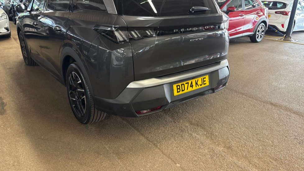 Peugeot 5008 1.2 Hybrid 136 Allure 5dr e-DSC6 Petrol Estate - Image 52
