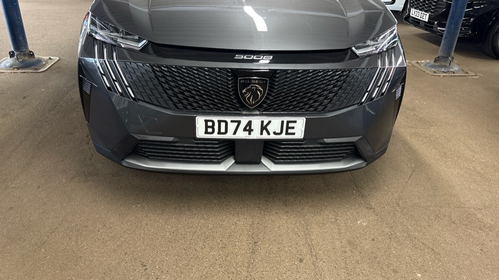 Peugeot 5008 1.2 Hybrid 136 Allure 5dr e-DSC6 Petrol Estate - Image 69