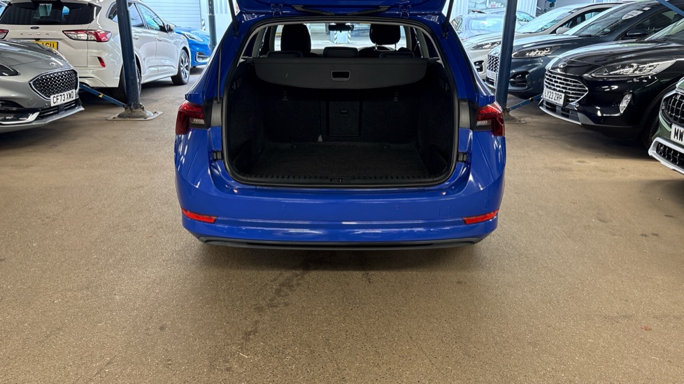 Skoda Octavia 1.5 TSI SE Technology 5dr Petrol Estate - Image 4