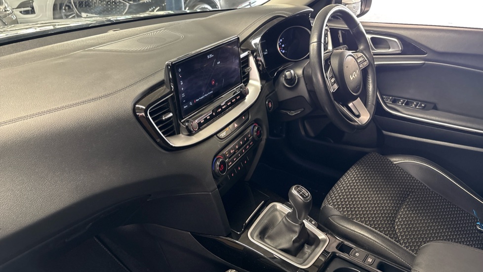 Kia Xceed 1.5T GDi ISG 3 5dr Petrol Hatchback - Image 9
