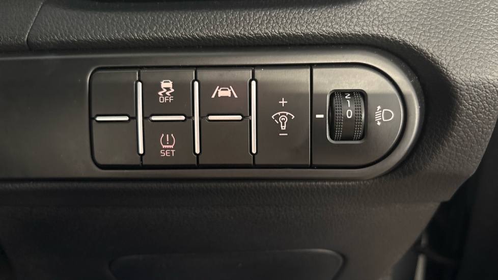 Kia Xceed 1.5T GDi ISG 3 5dr Petrol Hatchback - Image 25