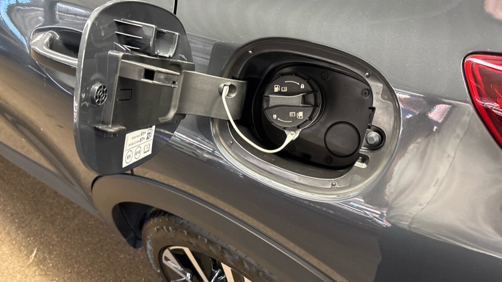 Kia Xceed 1.5T GDi ISG 3 5dr Petrol Hatchback - Image 45