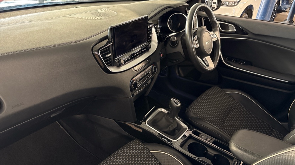 Kia Xceed 1.5T GDi ISG 3 5dr Petrol Hatchback - Image 68