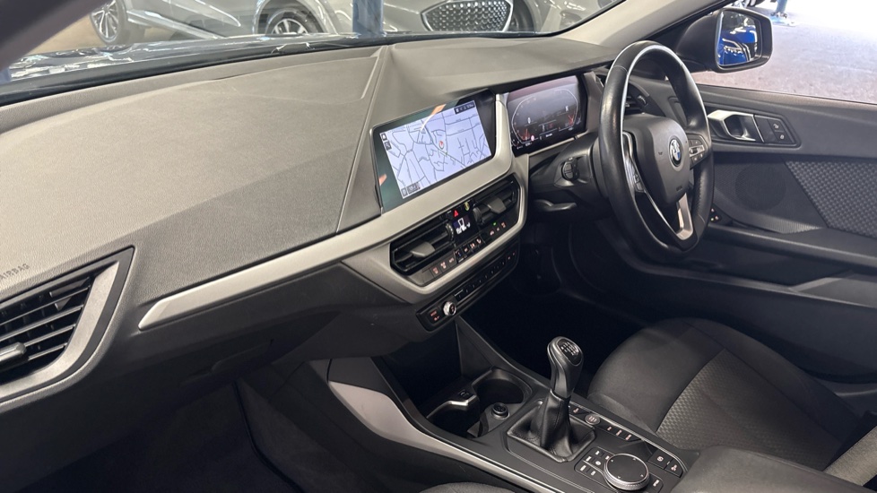 BMW 1 Series 118i [136] SE 5dr [Live Cockpit Professional] Petrol Hatchback - Image 9