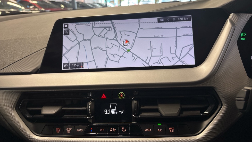 BMW 1 Series 118i [136] SE 5dr [Live Cockpit Professional] Petrol Hatchback - Image 12