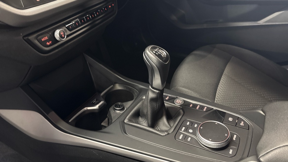 BMW 1 Series 118i [136] SE 5dr [Live Cockpit Professional] Petrol Hatchback - Image 13