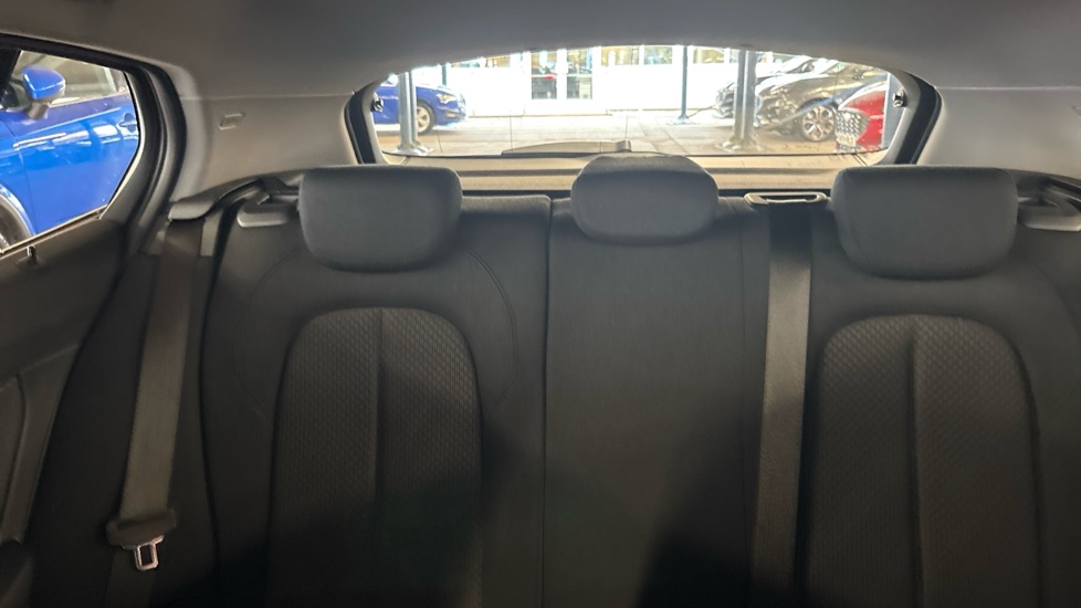 BMW 1 Series 118i [136] SE 5dr [Live Cockpit Professional] Petrol Hatchback - Image 15