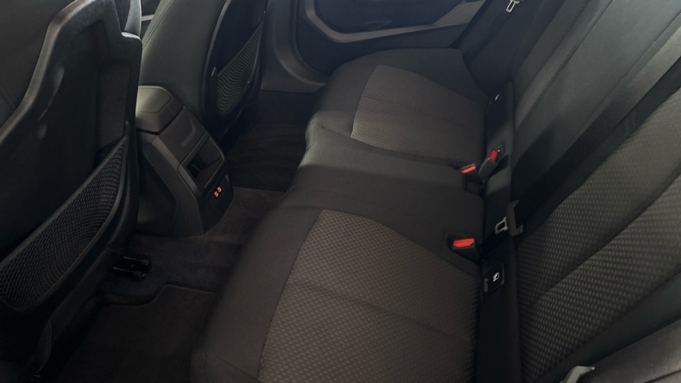 BMW 1 Series 118i [136] SE 5dr [Live Cockpit Professional] Petrol Hatchback - Image 16
