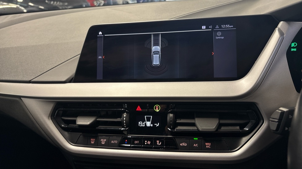 BMW 1 Series 118i [136] SE 5dr [Live Cockpit Professional] Petrol Hatchback - Image 22