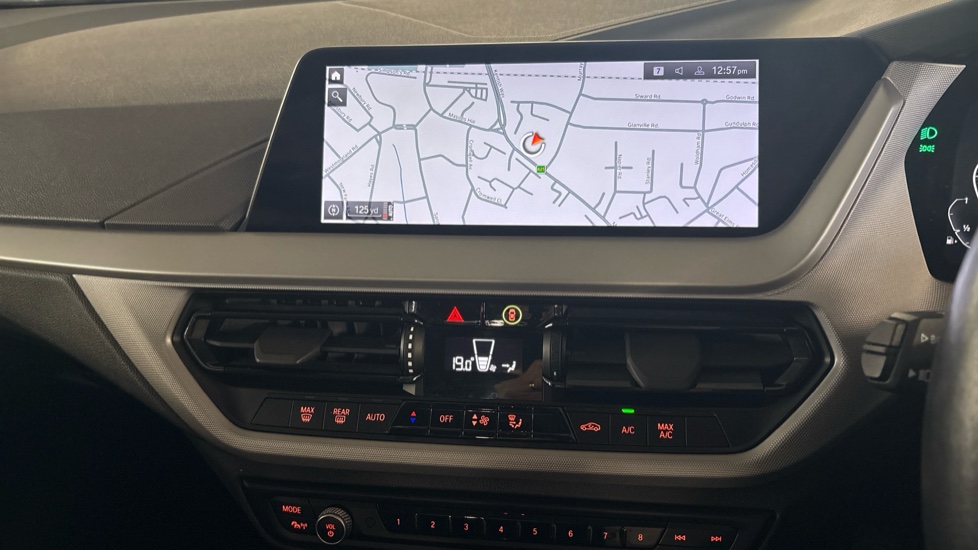 BMW 1 Series 118i [136] SE 5dr [Live Cockpit Professional] Petrol Hatchback - Image 32