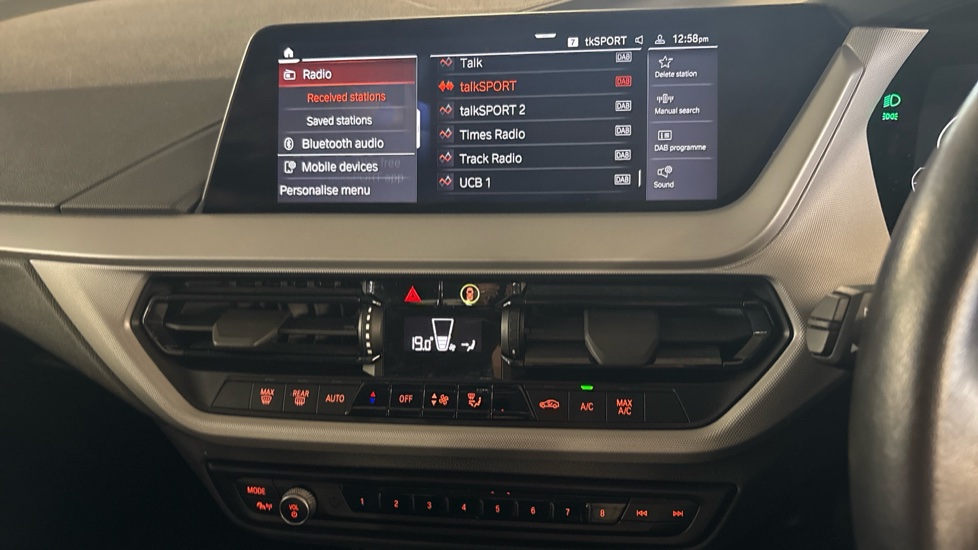 BMW 1 Series 118i [136] SE 5dr [Live Cockpit Professional] Petrol Hatchback - Image 34