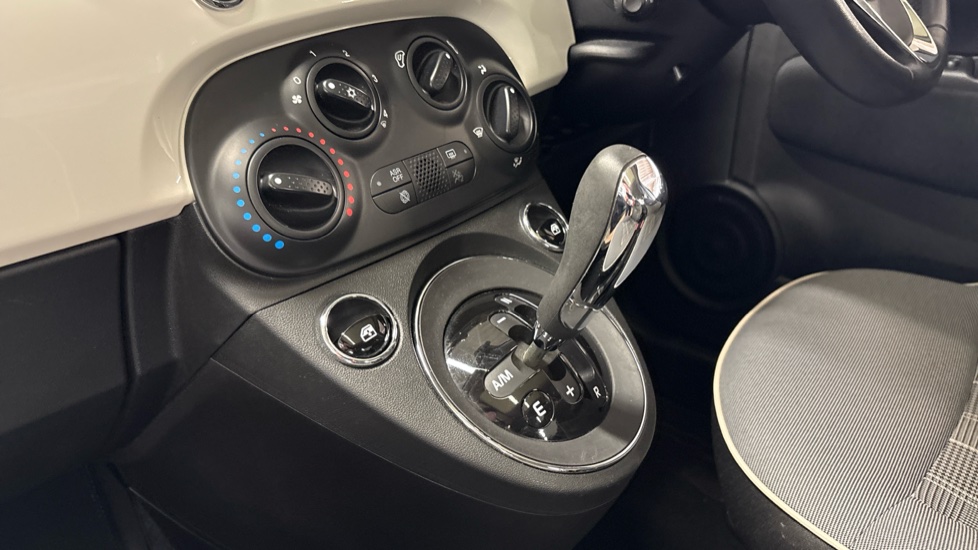 Fiat 500 1.2 Lounge 3dr Dualogic Petrol Hatchback - Image 13