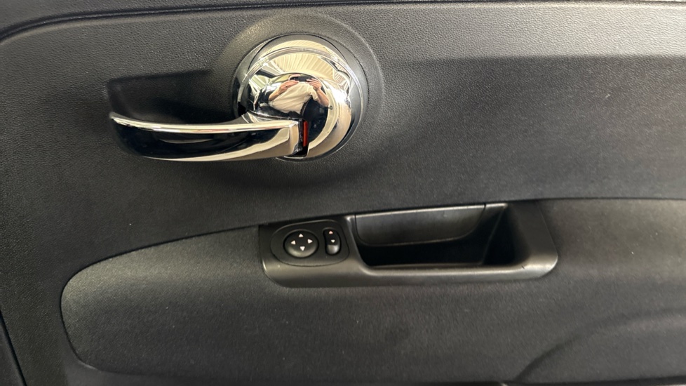 Fiat 500 1.2 Lounge 3dr Dualogic Petrol Hatchback - Image 22