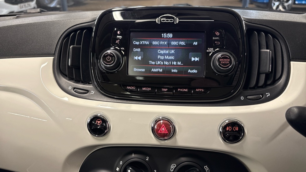 Fiat 500 1.2 Lounge 3dr Dualogic Petrol Hatchback - Image 31