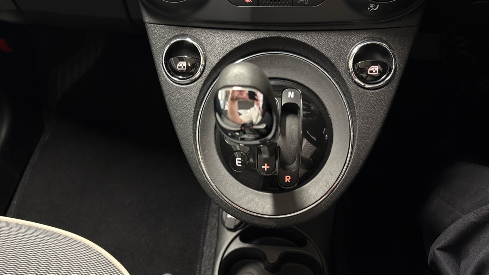 Fiat 500 1.2 Lounge 3dr Dualogic Petrol Hatchback - Image 34