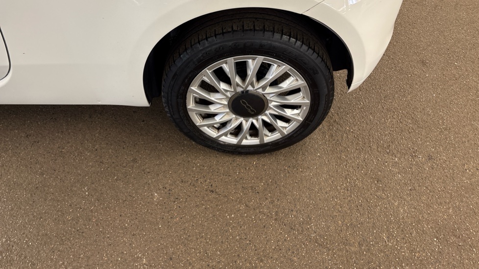 Fiat 500 1.2 Lounge 3dr Dualogic Petrol Hatchback - Image 55