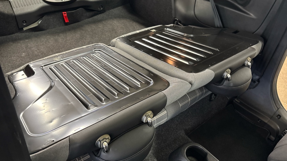 Fiat 500 1.2 Lounge 3dr Dualogic Petrol Hatchback - Image 67