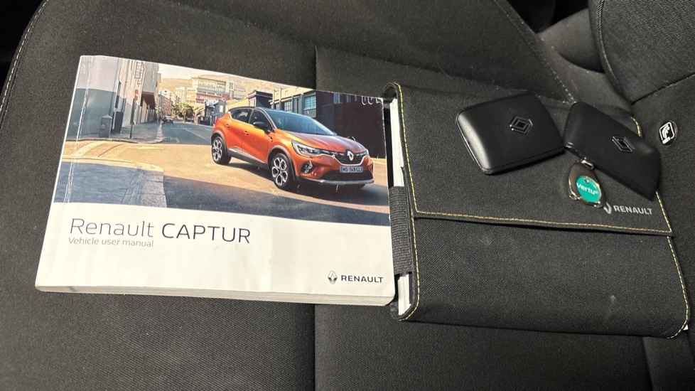 Renault Captur 1.0 TCE 100 Iconic 5dr Petrol Hatchback - Image 19
