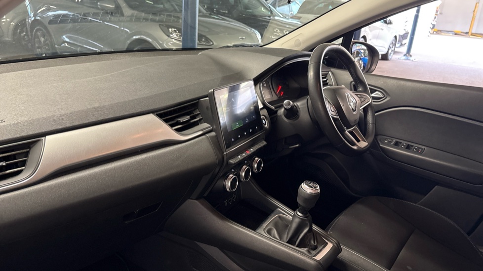 Renault Captur 1.0 TCE 100 Iconic 5dr Petrol Hatchback - Image 66