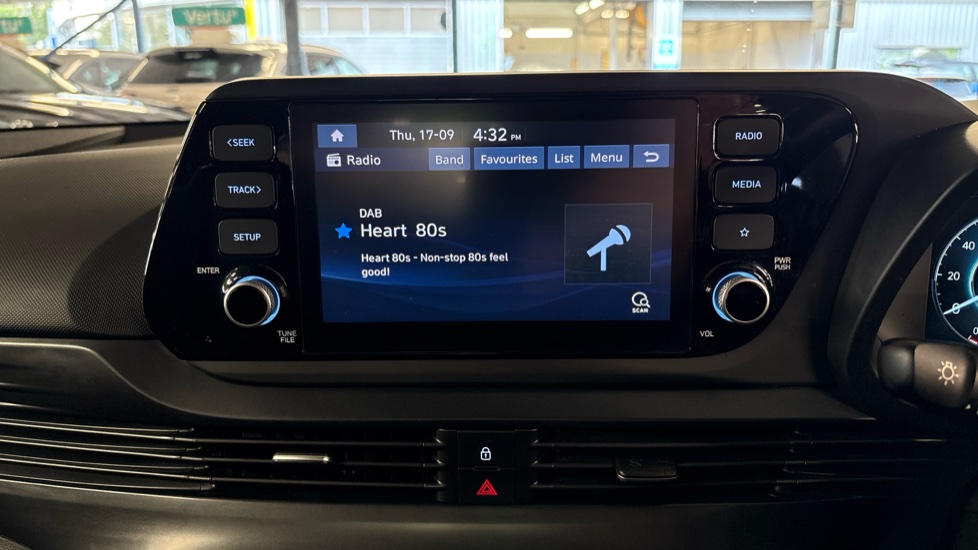 Hyundai BAYON 1.0 TGDi 48V MHEV SE Connect 5dr Petrol Hatchback - Image 32