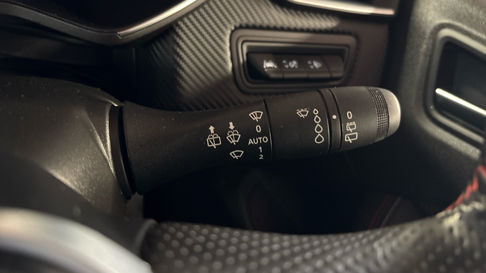 Renault Clio 1.0 TCe 90 RS Line 5dr Petrol Hatchback - Image 30