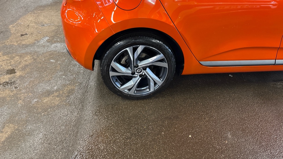 Renault Clio 1.0 TCe 90 RS Line 5dr Petrol Hatchback - Image 56