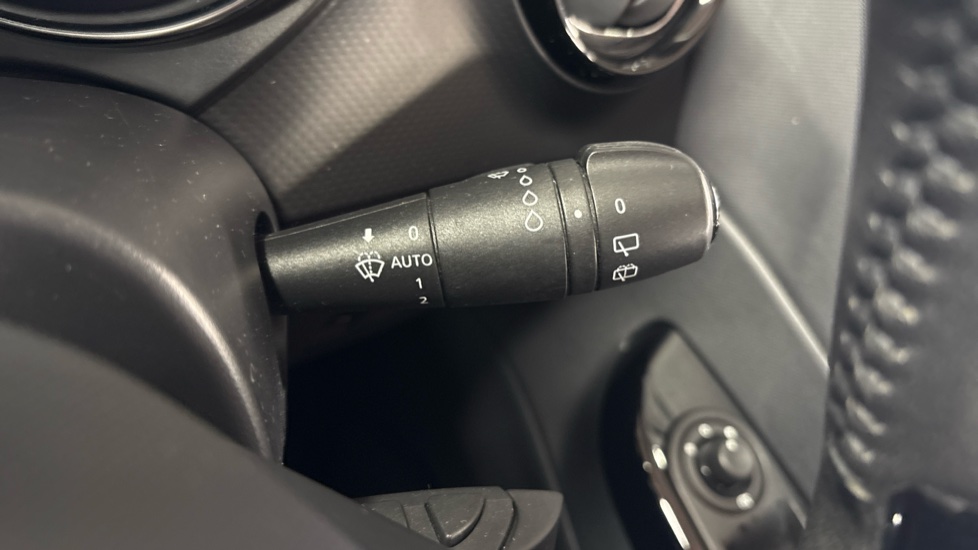 Renault Captur 1.5 dCi 90 Dynamique S Nav 5dr Auto Diesel Hatchback - Image 28