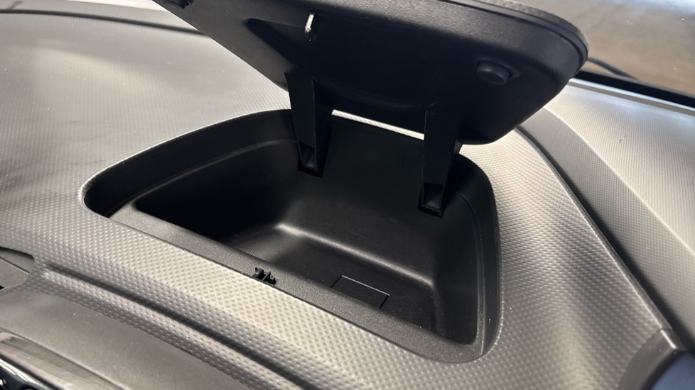 Renault Captur 1.5 dCi 90 Dynamique S Nav 5dr Auto Diesel Hatchback - Image 31