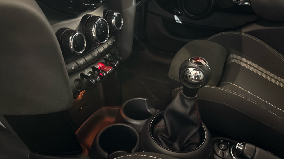 MINI Hatchback 2.0 Cooper S Sport II 5dr Petrol Hatchback - Image 13